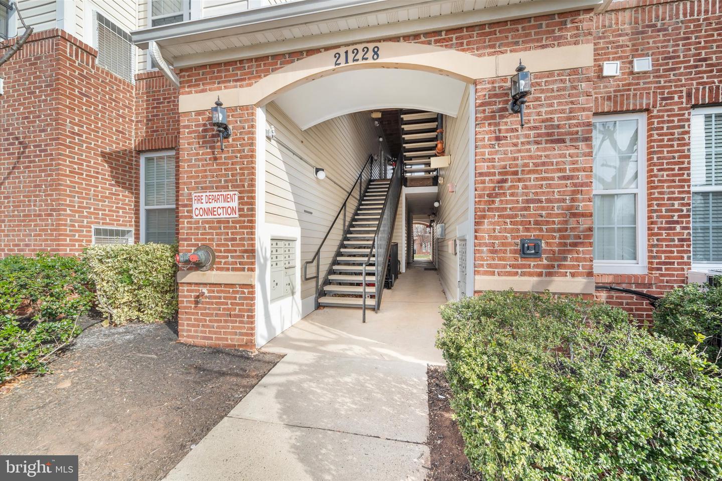 21228 MCFADDEN SQ #411, STERLING, Virginia 20165, 2 Bedrooms Bedrooms, ,2 BathroomsBathrooms,Residential,For sale,21228 MCFADDEN SQ #411,VALO2110446 MLS # VALO2110446 21228 MCFADDEN SQ #411, STERLING, Virginia 20165, 2 Bedrooms Bedrooms, ,2 BathroomsBathrooms,Residential,For sale,21228 MCFADDEN SQ #411,VALO2110446 MLS # VALO2110446