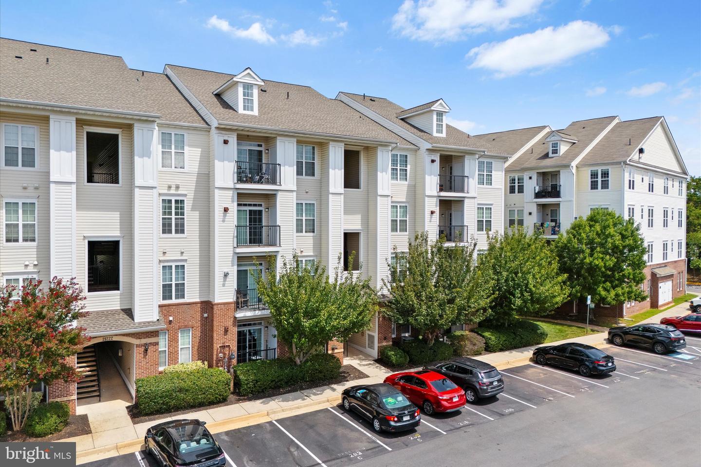 21228 MCFADDEN SQ #411, STERLING, Virginia 20165, 2 Bedrooms Bedrooms, ,2 BathroomsBathrooms,Residential,For sale,21228 MCFADDEN SQ #411,VALO2110446 MLS # VALO2110446 21228 MCFADDEN SQ #411, STERLING, Virginia 20165, 2 Bedrooms Bedrooms, ,2 BathroomsBathrooms,Residential,For sale,21228 MCFADDEN SQ #411,VALO2110446 MLS # VALO2110446