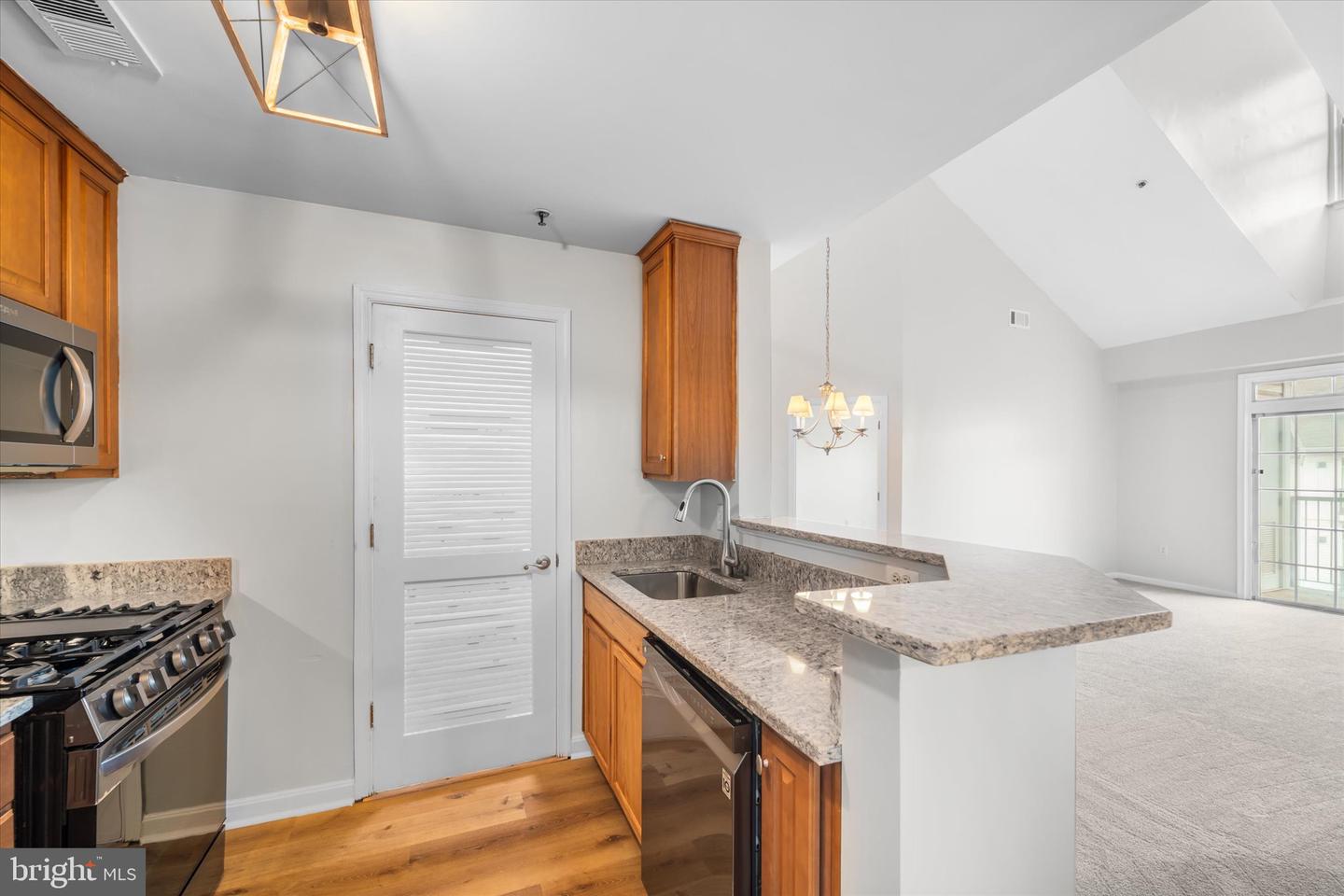 21228 MCFADDEN SQ #411, STERLING, Virginia 20165, 2 Bedrooms Bedrooms, ,2 BathroomsBathrooms,Residential,For sale,21228 MCFADDEN SQ #411,VALO2110446 MLS # VALO2110446 21228 MCFADDEN SQ #411, STERLING, Virginia 20165, 2 Bedrooms Bedrooms, ,2 BathroomsBathrooms,Residential,For sale,21228 MCFADDEN SQ #411,VALO2110446 MLS # VALO2110446