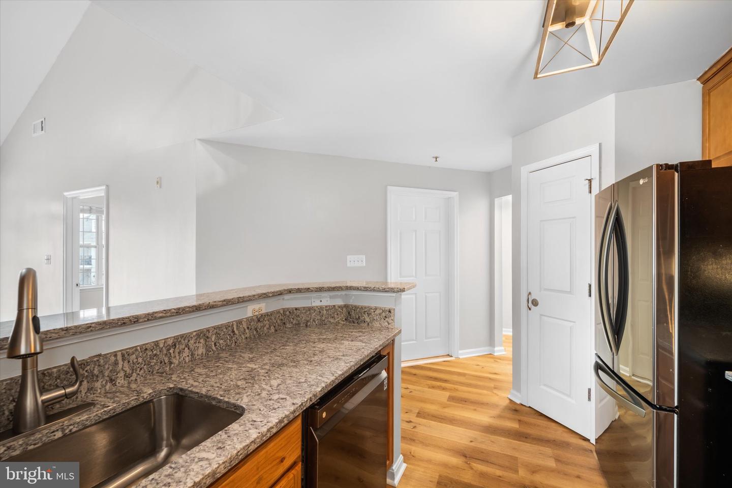 21228 MCFADDEN SQ #411, STERLING, Virginia 20165, 2 Bedrooms Bedrooms, ,2 BathroomsBathrooms,Residential,For sale,21228 MCFADDEN SQ #411,VALO2110446 MLS # VALO2110446 21228 MCFADDEN SQ #411, STERLING, Virginia 20165, 2 Bedrooms Bedrooms, ,2 BathroomsBathrooms,Residential,For sale,21228 MCFADDEN SQ #411,VALO2110446 MLS # VALO2110446