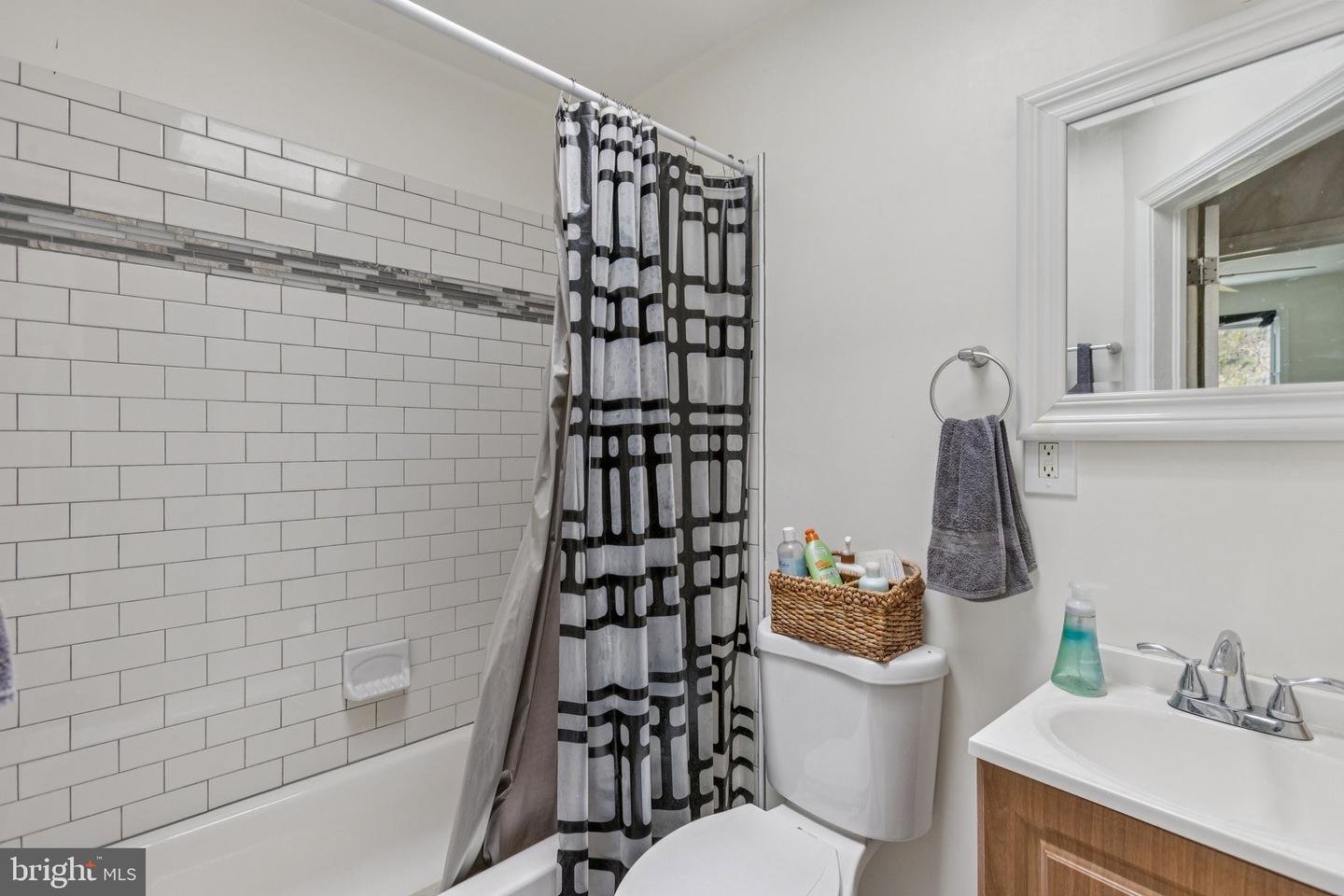 800 XENIA ST SE, WASHINGTON, District Of Columbia 20032, 3 Bedrooms Bedrooms, ,2 BathroomsBathrooms,Residential,For sale,800 XENIA ST SE,DCDC2230436 MLS # DCDC2230436