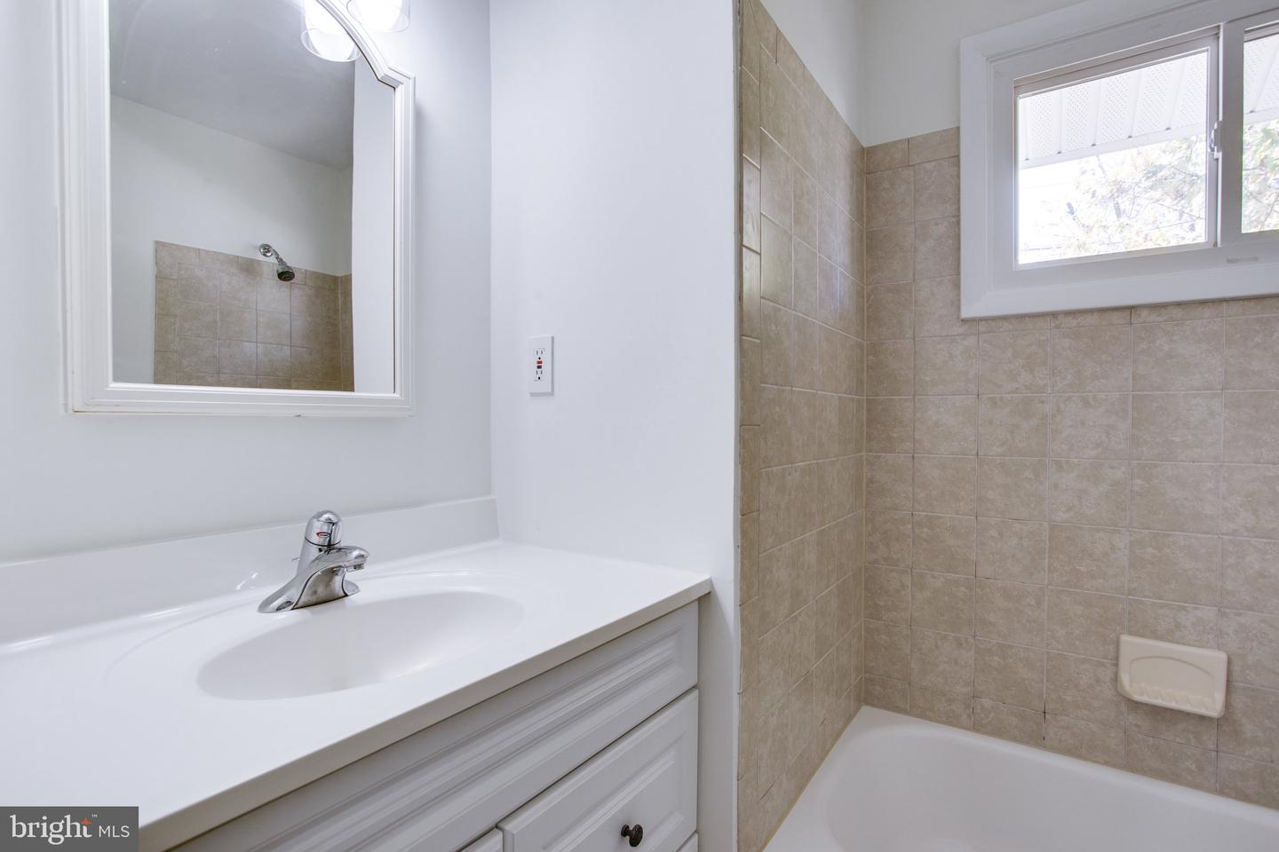 408 BRANCH RD SE, VIENNA, Virginia 22180, 5 Bedrooms Bedrooms, ,3 BathroomsBathrooms,Residential,For sale,408 BRANCH RD SE,VAFX2278166 MLS # VAFX2278166