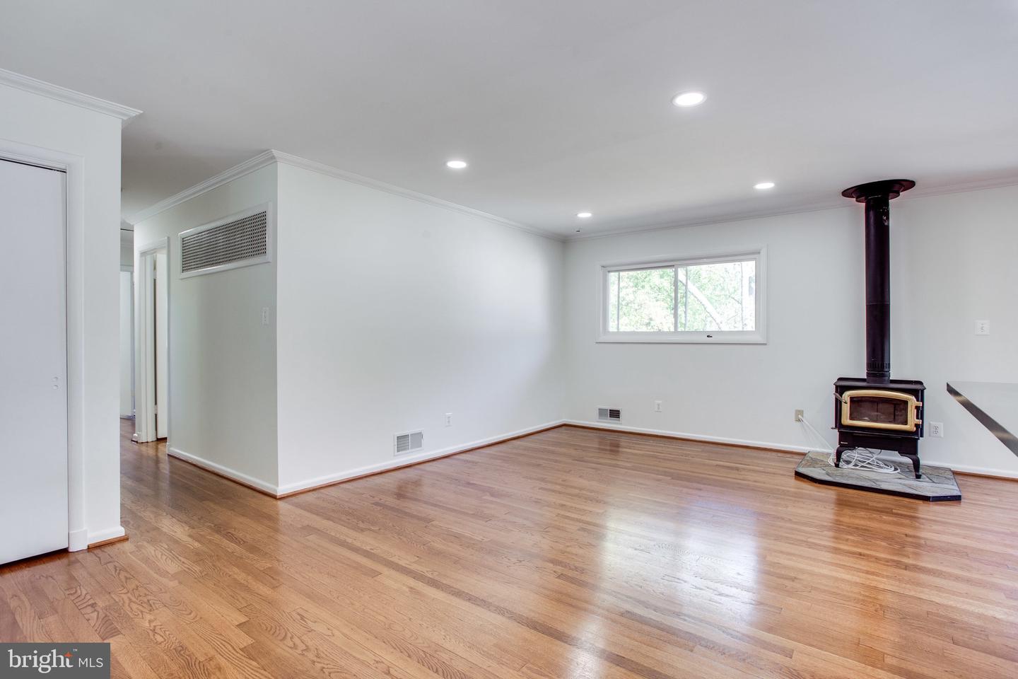 408 BRANCH RD SE, VIENNA, Virginia 22180, 5 Bedrooms Bedrooms, ,3 BathroomsBathrooms,Residential,For sale,408 BRANCH RD SE,VAFX2278166 MLS # VAFX2278166