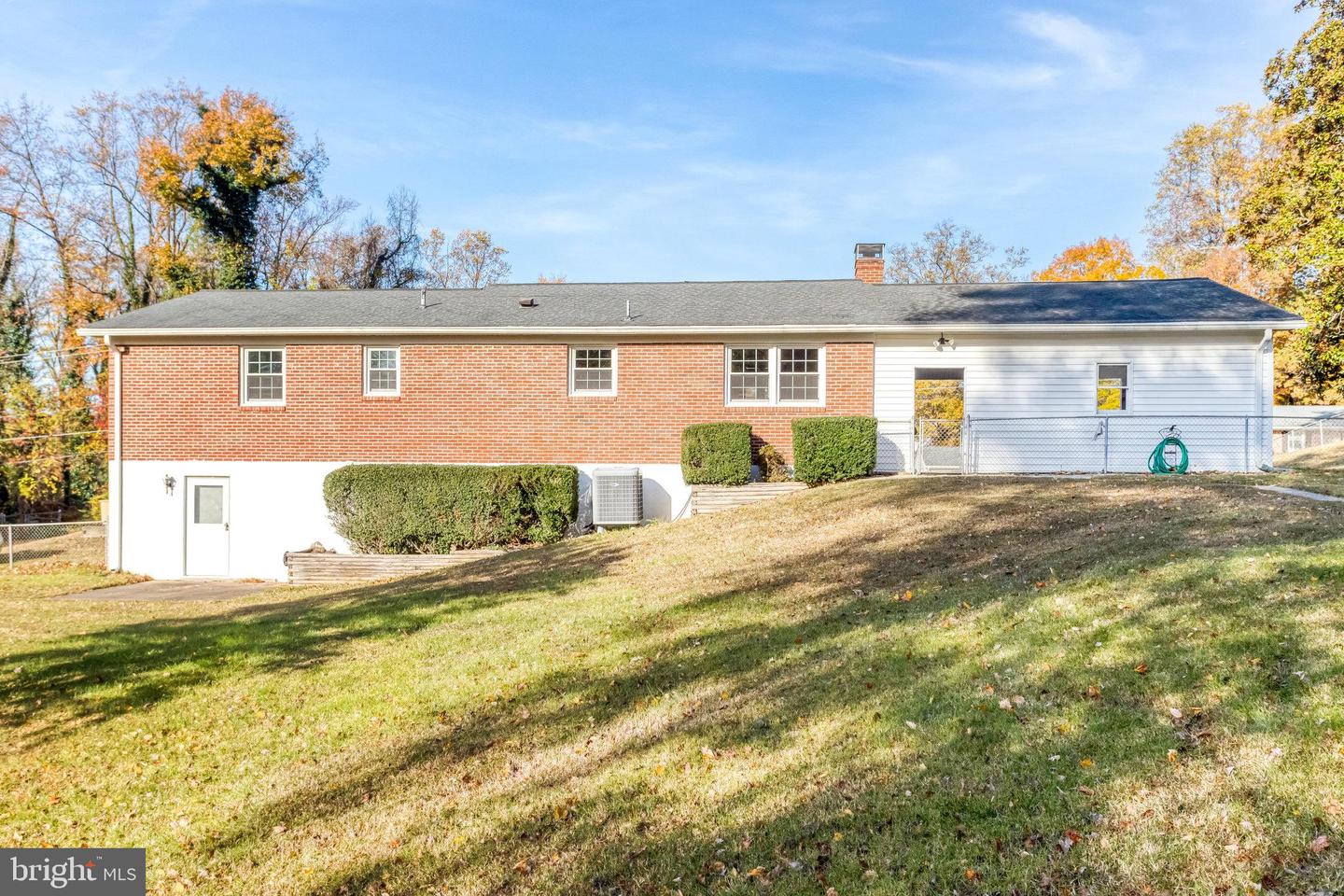 19227 CARDINAL HEIGHTS RD, TRIANGLE, Virginia 22172, 3 Bedrooms Bedrooms, ,2 BathroomsBathrooms,Residential,For sale,19227 CARDINAL HEIGHTS RD,VAPW2107446 MLS # VAPW2107446