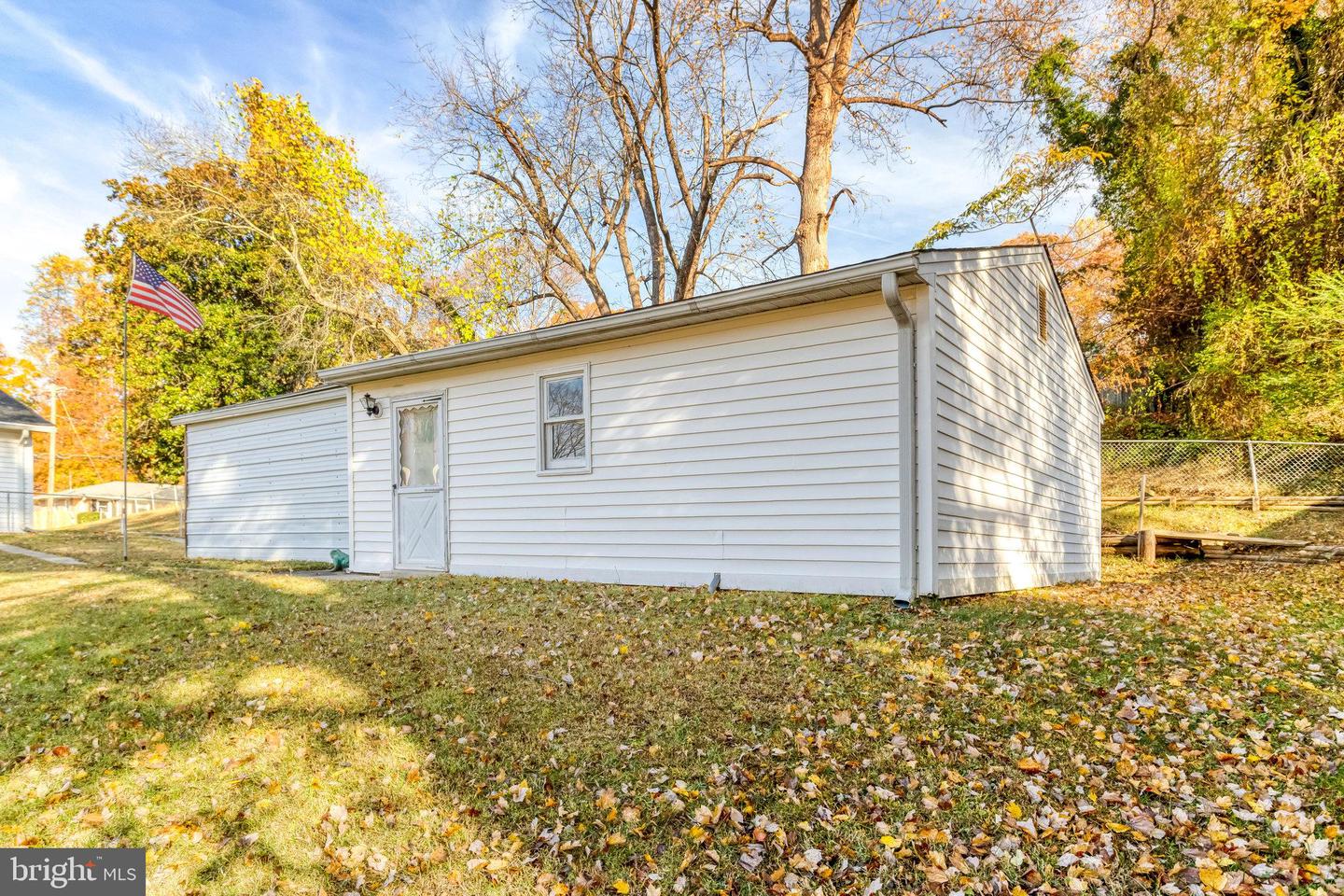 19227 CARDINAL HEIGHTS RD, TRIANGLE, Virginia 22172, 3 Bedrooms Bedrooms, ,2 BathroomsBathrooms,Residential,For sale,19227 CARDINAL HEIGHTS RD,VAPW2107446 MLS # VAPW2107446