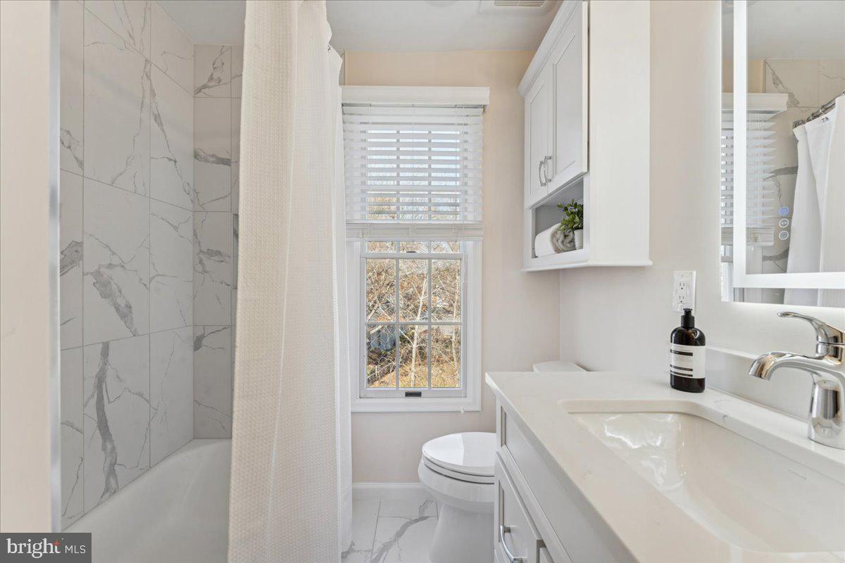 12546 ROCK RIDGE RD, HERNDON, Virginia 20170, 4 Bedrooms Bedrooms, ,3 BathroomsBathrooms,Residential,For sale,12546 ROCK RIDGE RD,VAFX2278346 MLS # VAFX2278346