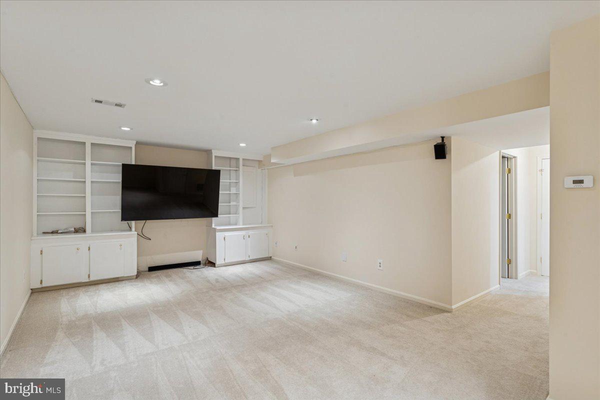 12546 ROCK RIDGE RD, HERNDON, Virginia 20170, 4 Bedrooms Bedrooms, ,3 BathroomsBathrooms,Residential,For sale,12546 ROCK RIDGE RD,VAFX2278346 MLS # VAFX2278346