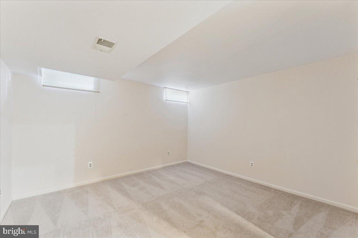 12546 ROCK RIDGE RD, HERNDON, Virginia 20170, 4 Bedrooms Bedrooms, ,3 BathroomsBathrooms,Residential,For sale,12546 ROCK RIDGE RD,VAFX2278346 MLS # VAFX2278346