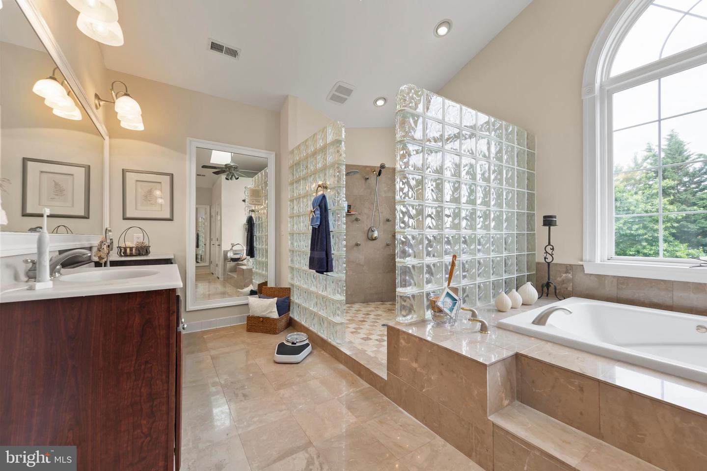 1020 BRECKINRIDGE LN, WINCHESTER, Virginia 22601, 6 Bedrooms Bedrooms, ,5 BathroomsBathrooms,Residential,For sale,1020 BRECKINRIDGE LN,VAWI2007912 MLS # VAWI2007912