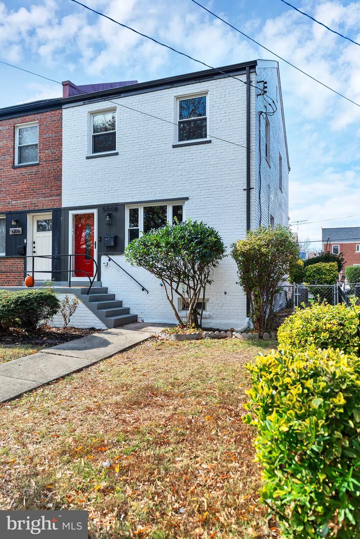 5008 11TH ST NE, WASHINGTON, District Of Columbia 20017, 4 Bedrooms Bedrooms, ,2 BathroomsBathrooms,Residential,For sale,5008 11TH ST NE,DCDC2211936 MLS # DCDC2211936