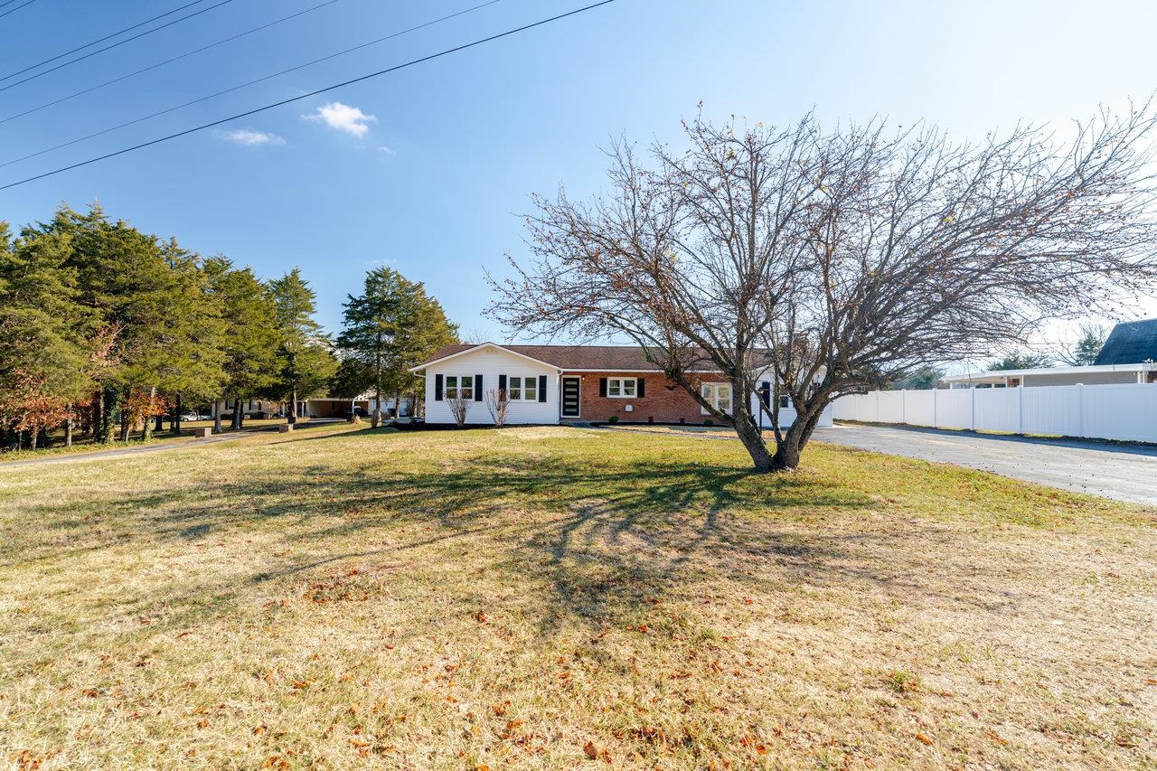 7698 NORTH VALLEY PIKE, ROCKINGHAM, Virginia 22802, 3 Bedrooms Bedrooms, ,2 BathroomsBathrooms,Residential,7698 NORTH VALLEY PIKE,671285 MLS # 671285