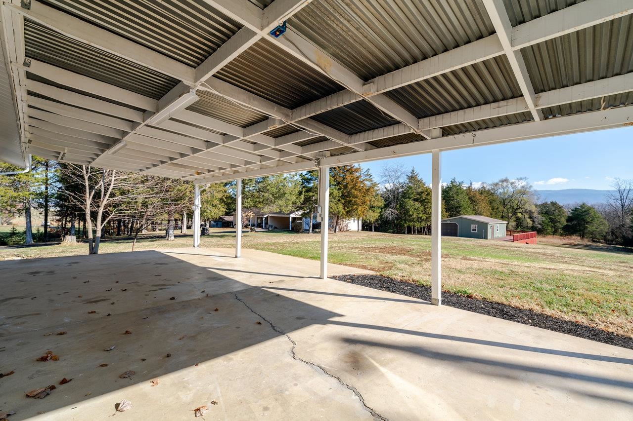 7698 NORTH VALLEY PIKE, ROCKINGHAM, Virginia 22802, 3 Bedrooms Bedrooms, ,2 BathroomsBathrooms,Residential,7698 NORTH VALLEY PIKE,671285 MLS # 671285