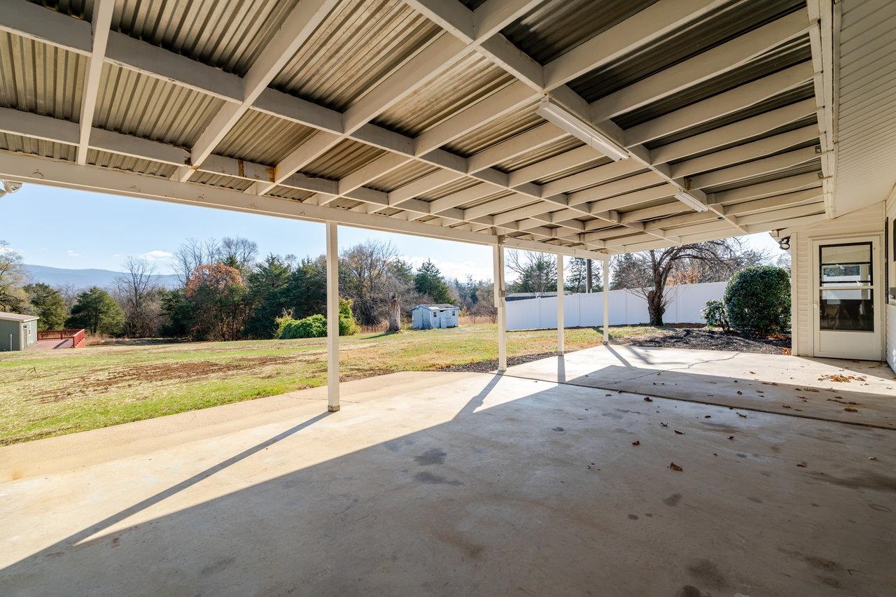 7698 NORTH VALLEY PIKE, ROCKINGHAM, Virginia 22802, 3 Bedrooms Bedrooms, ,2 BathroomsBathrooms,Residential,7698 NORTH VALLEY PIKE,671285 MLS # 671285