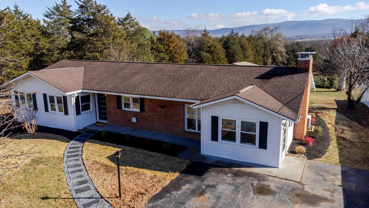 7698 NORTH VALLEY PIKE, ROCKINGHAM, Virginia 22802, 3 Bedrooms Bedrooms, ,2 BathroomsBathrooms,Residential,7698 NORTH VALLEY PIKE,671285 MLS # 671285