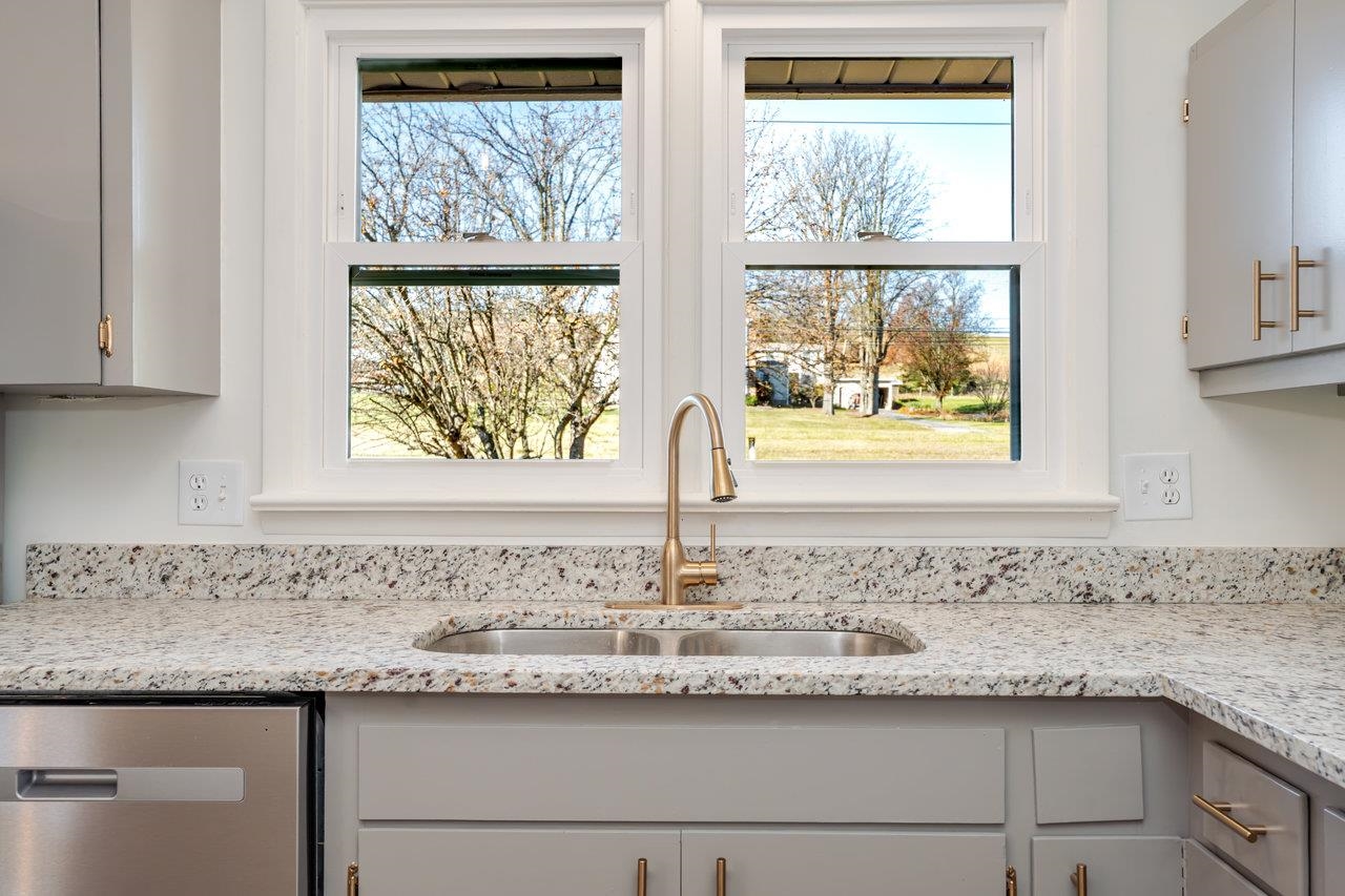 7698 NORTH VALLEY PIKE, ROCKINGHAM, Virginia 22802, 3 Bedrooms Bedrooms, ,2 BathroomsBathrooms,Residential,7698 NORTH VALLEY PIKE,671285 MLS # 671285