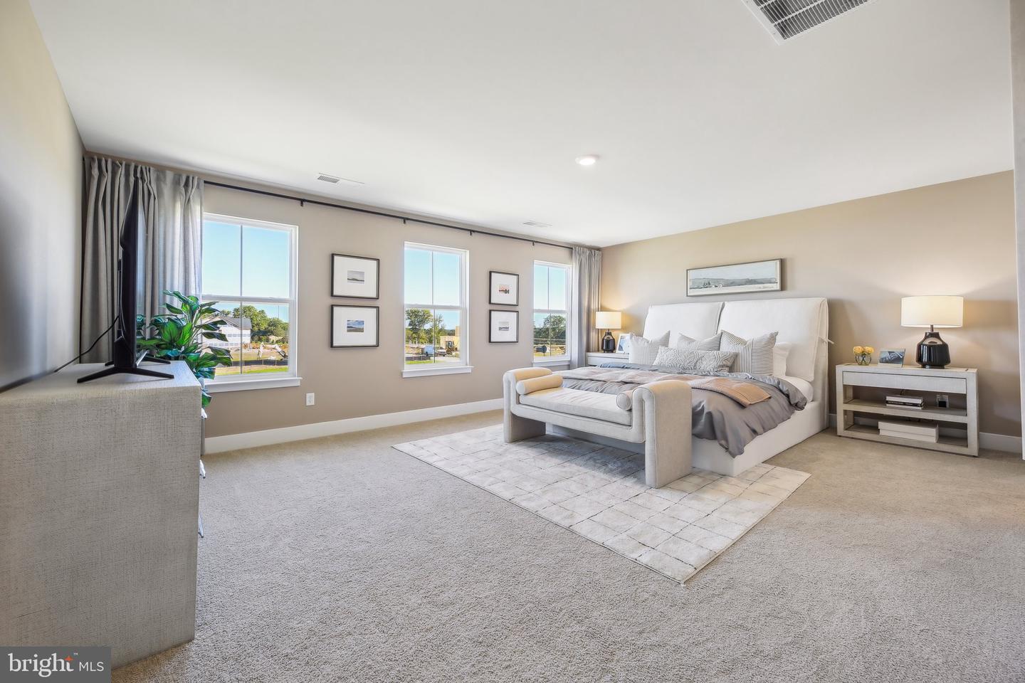 230 MUNSEE CIR, WINCHESTER, Virginia 22602, 5 Bedrooms Bedrooms, ,3 BathroomsBathrooms,Residential,For sale,230 MUNSEE CIR,VAFV2035996 MLS # VAFV2035996