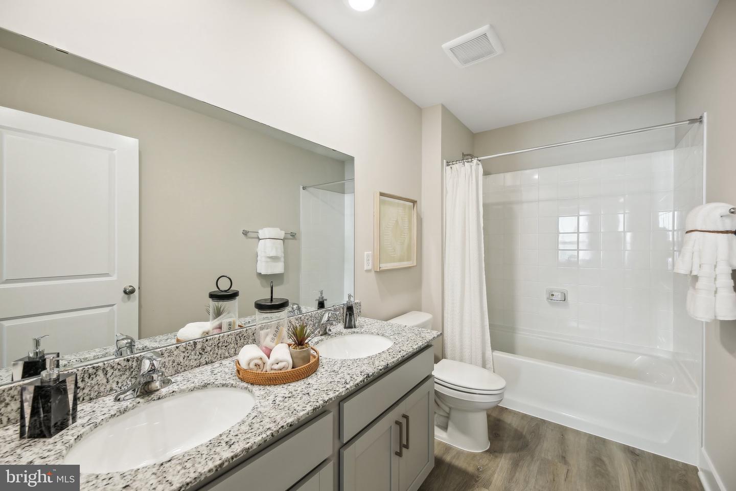 230 MUNSEE CIR, WINCHESTER, Virginia 22602, 5 Bedrooms Bedrooms, ,3 BathroomsBathrooms,Residential,For sale,230 MUNSEE CIR,VAFV2035996 MLS # VAFV2035996