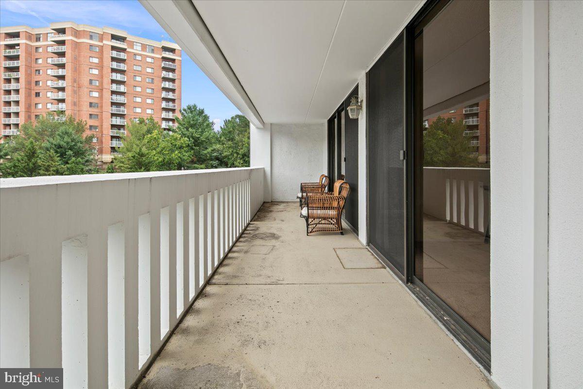 6101 EDSALL RD #702, ALEXANDRIA, Virginia 22304, 2 Bedrooms Bedrooms, 4 Rooms Rooms,2 BathroomsBathrooms,Residential,For sale,6101 EDSALL RD #702,VAAX2048478 MLS # VAAX2048478 6101 EDSALL RD #702, ALEXANDRIA, Virginia 22304, 2 Bedrooms Bedrooms, 4 Rooms Rooms,2 BathroomsBathrooms,Residential,For sale,6101 EDSALL RD #702,VAAX2048478 MLS # VAAX2048478