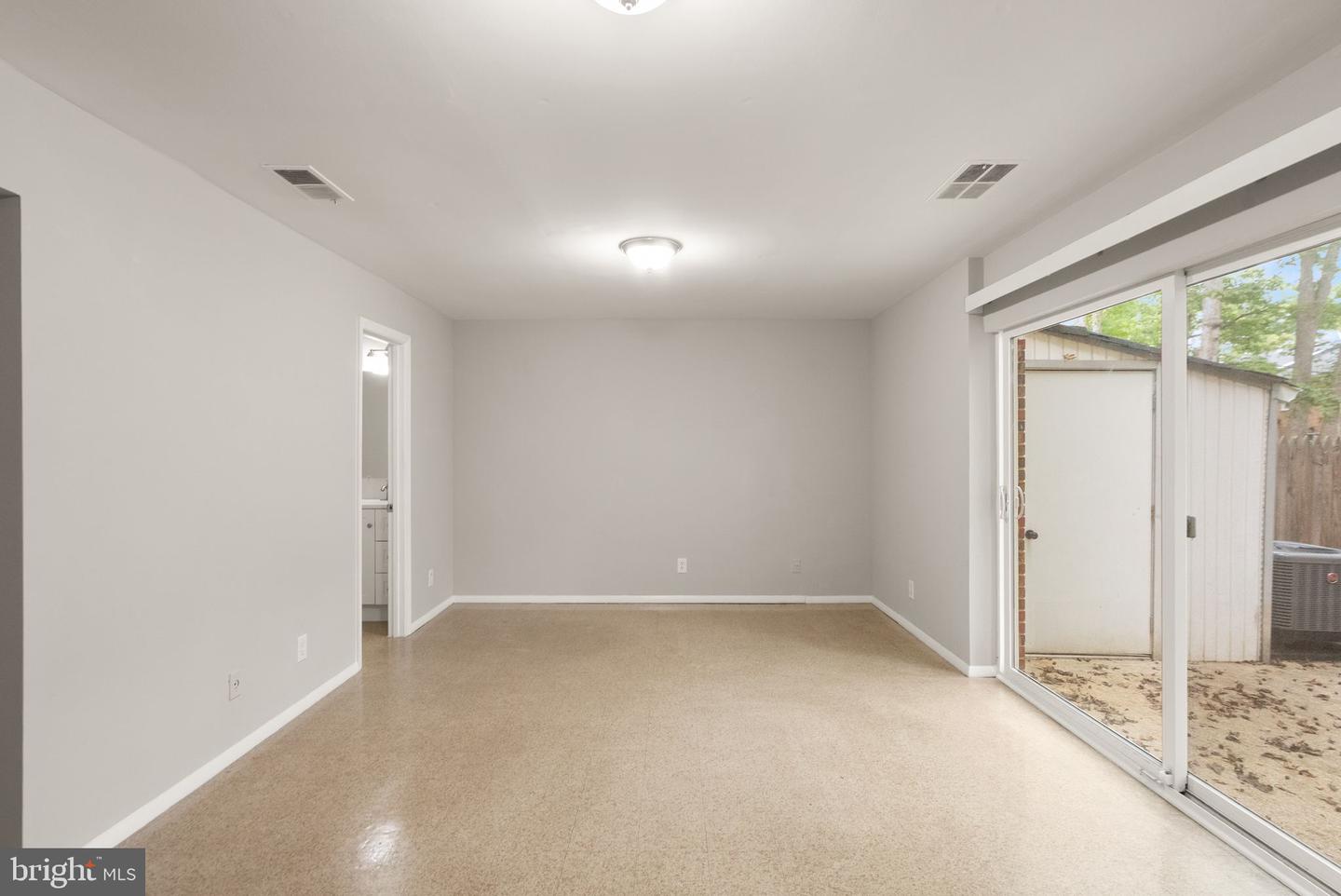 6611 BURLINGTON PL, SPRINGFIELD, Virginia 22152, ,3 BathroomsBathrooms,Residential,For sale,6611 BURLINGTON PL,VAFX2265254 MLS # VAFX2265254