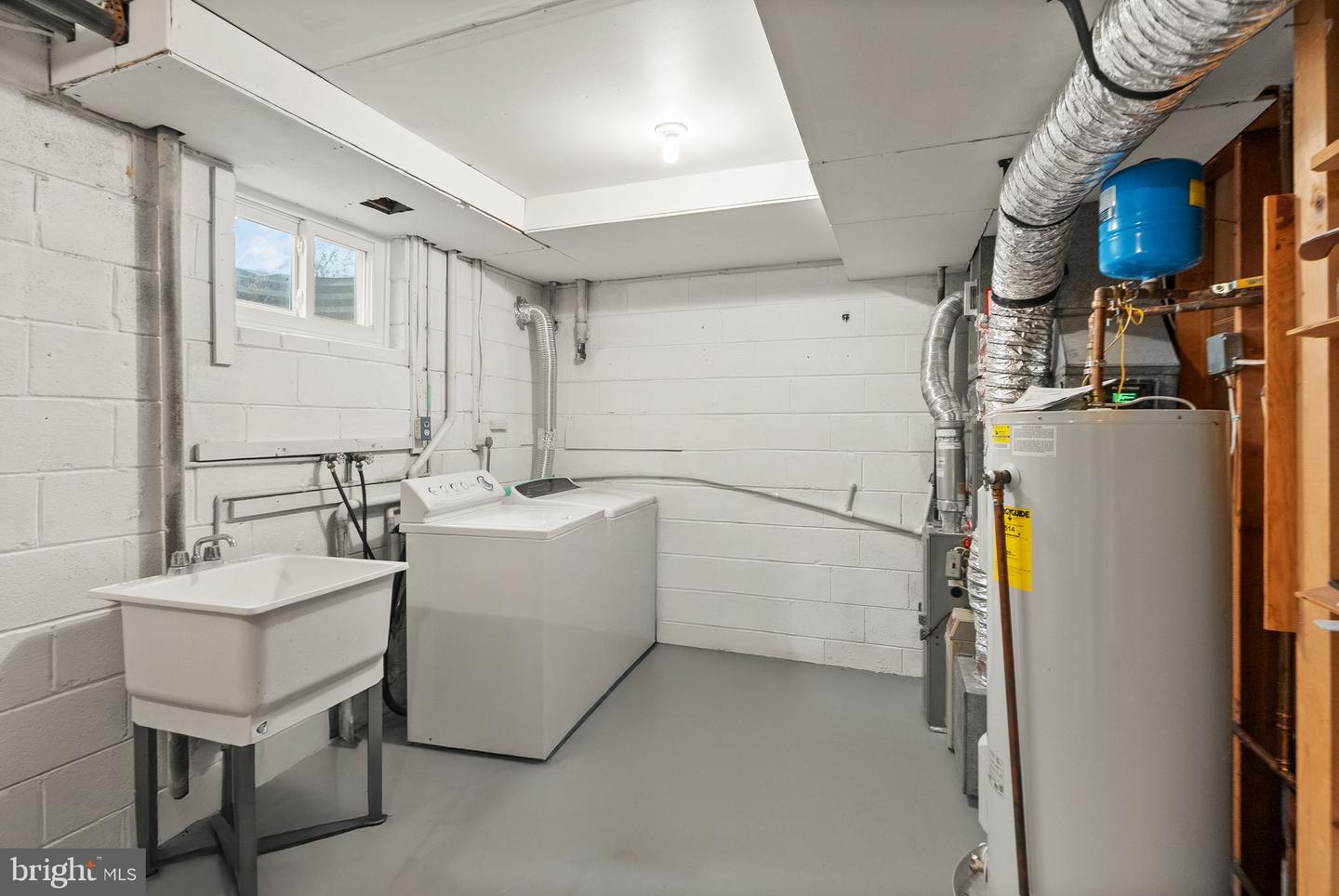 6611 BURLINGTON PL, SPRINGFIELD, Virginia 22152, ,3 BathroomsBathrooms,Residential,For sale,6611 BURLINGTON PL,VAFX2265254 MLS # VAFX2265254