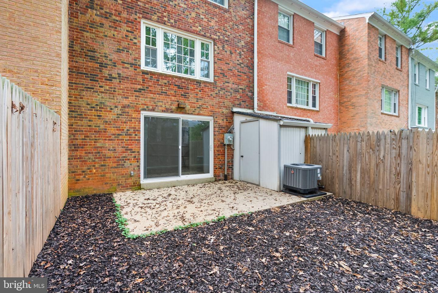 6611 BURLINGTON PL, SPRINGFIELD, Virginia 22152, ,3 BathroomsBathrooms,Residential,For sale,6611 BURLINGTON PL,VAFX2265254 MLS # VAFX2265254