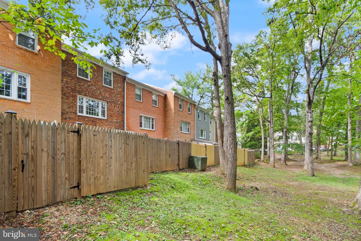 6611 BURLINGTON PL, SPRINGFIELD, Virginia 22152, ,3 BathroomsBathrooms,Residential,For sale,6611 BURLINGTON PL,VAFX2265254 MLS # VAFX2265254