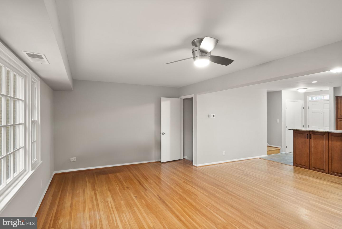 6611 BURLINGTON PL, SPRINGFIELD, Virginia 22152, ,3 BathroomsBathrooms,Residential,For sale,6611 BURLINGTON PL,VAFX2265254 MLS # VAFX2265254