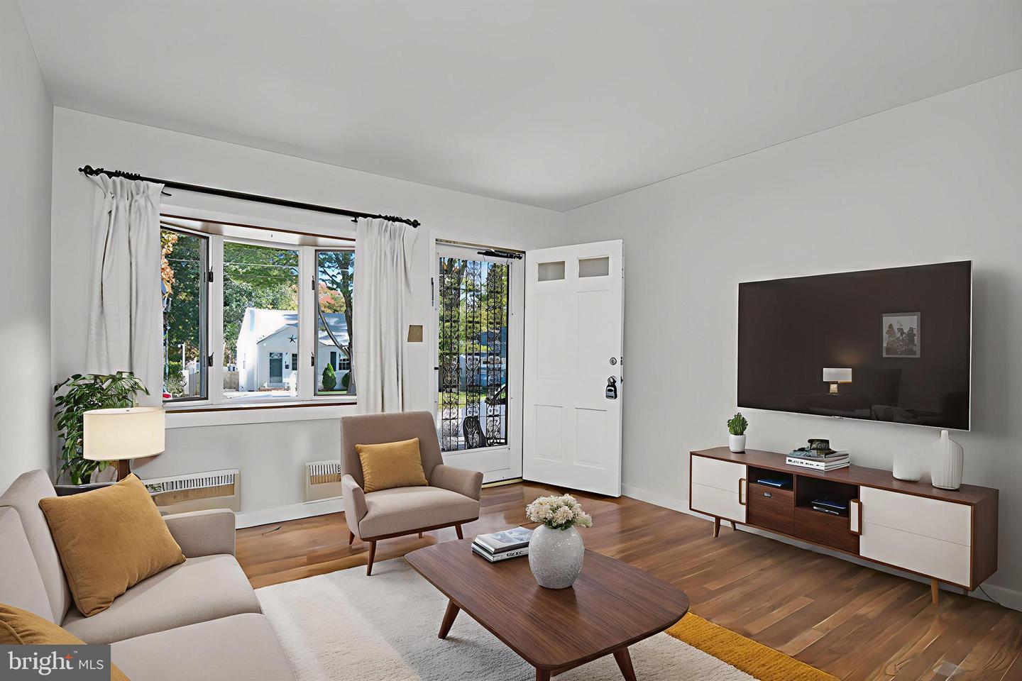 4026 WALTERS CT, FAIRFAX, Virginia 22030, 3 Bedrooms Bedrooms, ,2 BathroomsBathrooms,Residential,For sale,4026 WALTERS CT,VAFC2007232 MLS # VAFC2007232