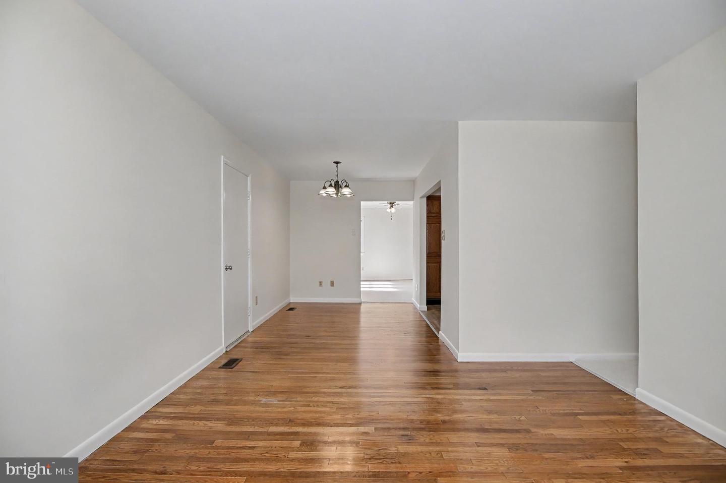 4026 WALTERS CT, FAIRFAX, Virginia 22030, 3 Bedrooms Bedrooms, ,2 BathroomsBathrooms,Residential,For sale,4026 WALTERS CT,VAFC2007232 MLS # VAFC2007232