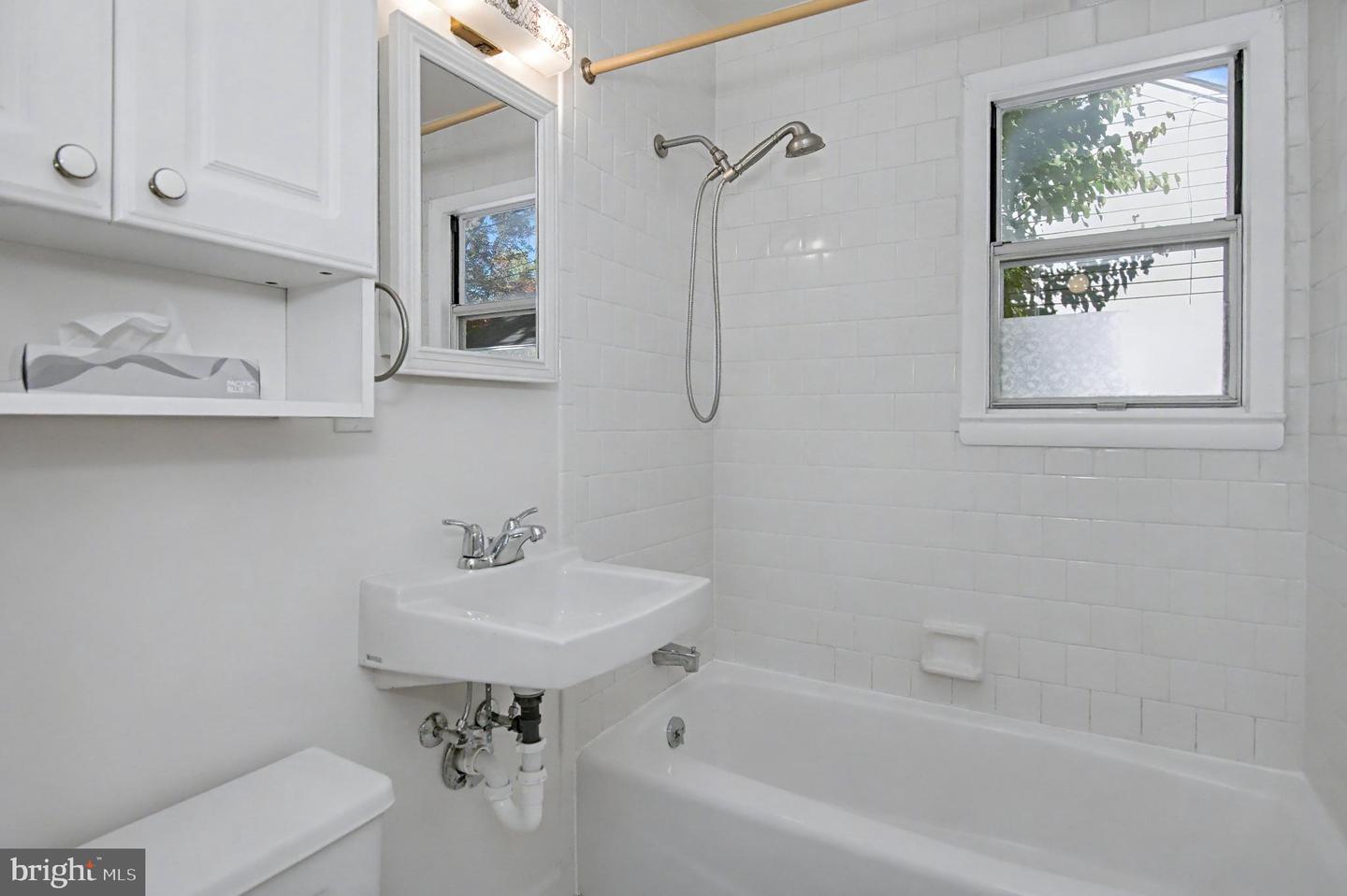 4026 WALTERS CT, FAIRFAX, Virginia 22030, 3 Bedrooms Bedrooms, ,2 BathroomsBathrooms,Residential,For sale,4026 WALTERS CT,VAFC2007232 MLS # VAFC2007232