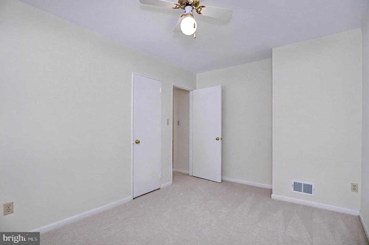 4026 WALTERS CT, FAIRFAX, Virginia 22030, 3 Bedrooms Bedrooms, ,2 BathroomsBathrooms,Residential,For sale,4026 WALTERS CT,VAFC2007232 MLS # VAFC2007232