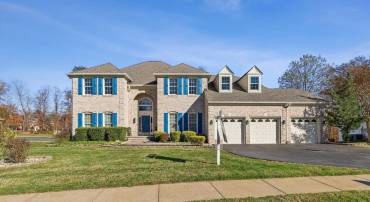8153 OLD BARRINGTON BLVD, FAIRFAX STATION, Virginia 22039, 5 Bedrooms Bedrooms, ,5 BathroomsBathrooms,Residential,For sale,8153 OLD BARRINGTON BLVD,VAFX2275898 MLS # VAFX2275898
