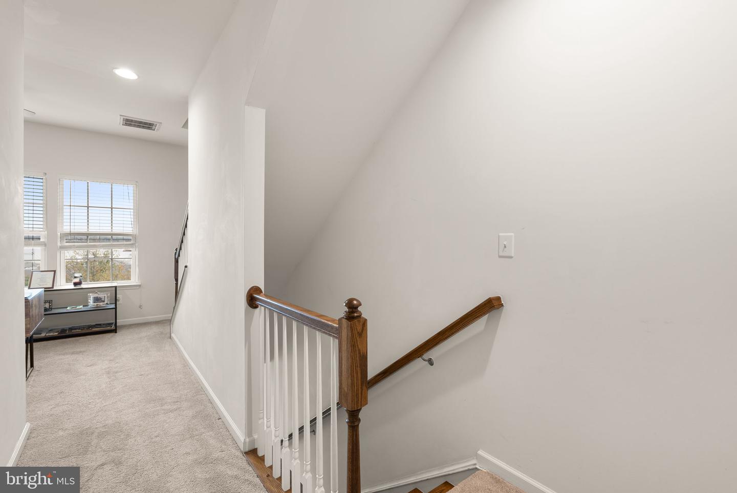 3612 FORT LINCOLN DR NE, WASHINGTON, District Of Columbia 20018, 2 Bedrooms Bedrooms, ,2 BathroomsBathrooms,Residential,For sale,3612 FORT LINCOLN DR NE,DCDC2229146 MLS # DCDC2229146