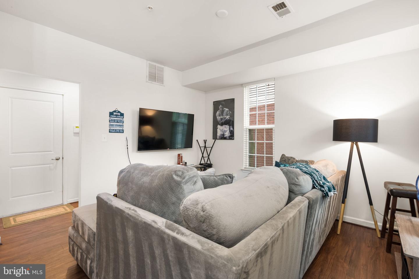 3612 FORT LINCOLN DR NE, WASHINGTON, District Of Columbia 20018, 2 Bedrooms Bedrooms, ,2 BathroomsBathrooms,Residential,For sale,3612 FORT LINCOLN DR NE,DCDC2229146 MLS # DCDC2229146