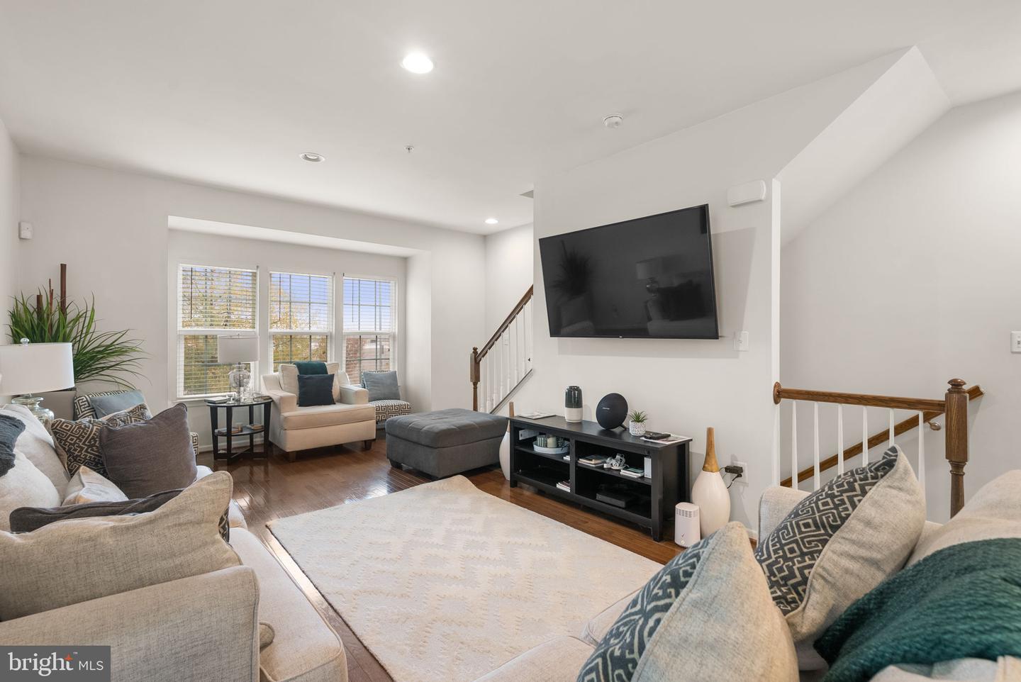 3612 FORT LINCOLN DR NE, WASHINGTON, District Of Columbia 20018, 2 Bedrooms Bedrooms, ,2 BathroomsBathrooms,Residential,For sale,3612 FORT LINCOLN DR NE,DCDC2229146 MLS # DCDC2229146