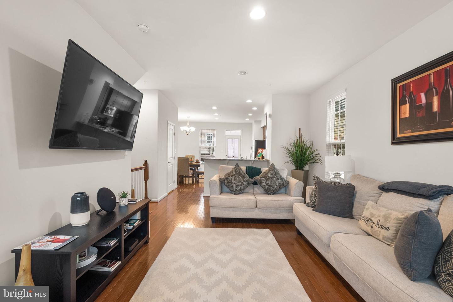 3612 FORT LINCOLN DR NE, WASHINGTON, District Of Columbia 20018, 2 Bedrooms Bedrooms, ,2 BathroomsBathrooms,Residential,For sale,3612 FORT LINCOLN DR NE,DCDC2229146 MLS # DCDC2229146