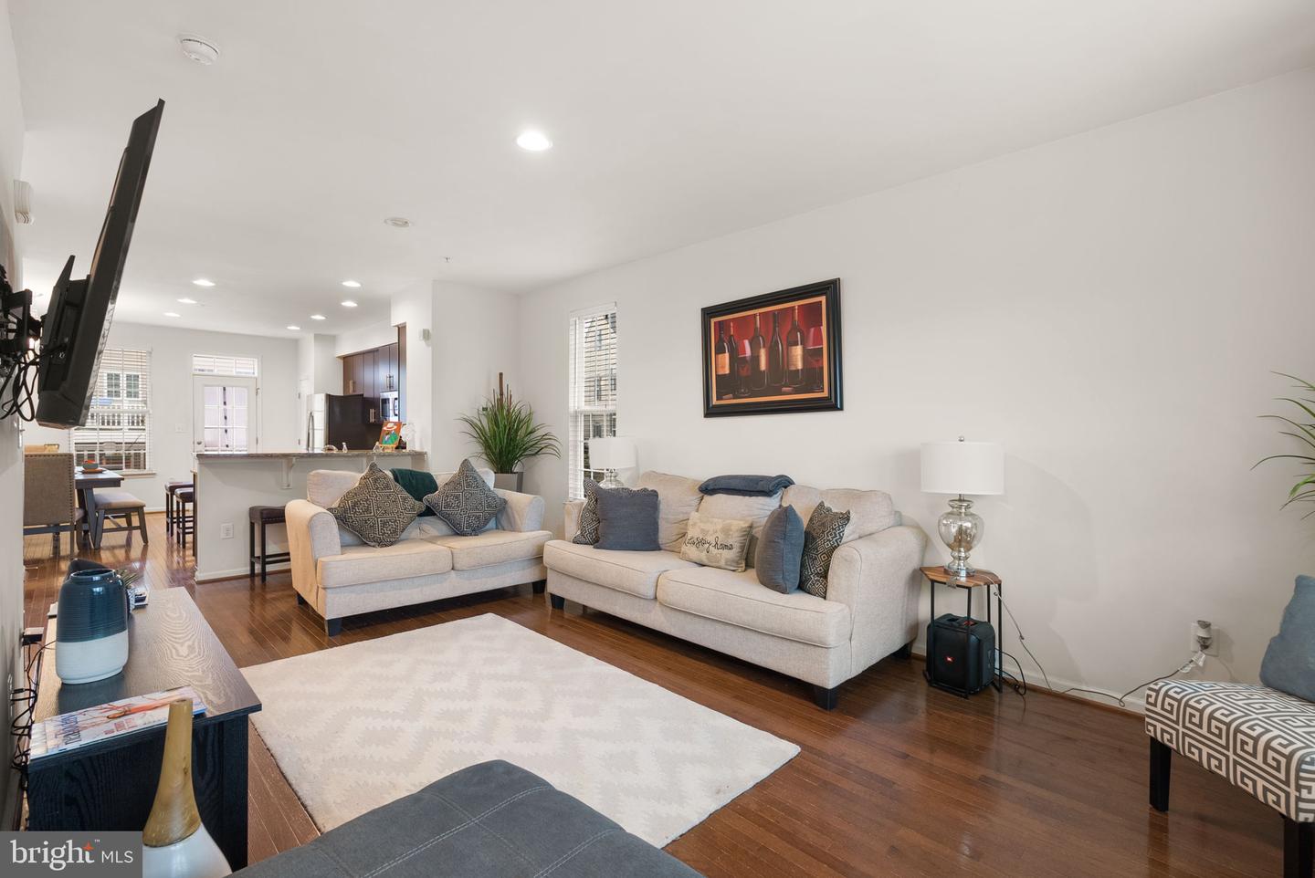 3612 FORT LINCOLN DR NE, WASHINGTON, District Of Columbia 20018, 2 Bedrooms Bedrooms, ,2 BathroomsBathrooms,Residential,For sale,3612 FORT LINCOLN DR NE,DCDC2229146 MLS # DCDC2229146