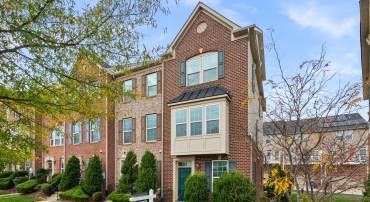 3612 FORT LINCOLN DR NE, WASHINGTON, District Of Columbia 20018, 2 Bedrooms Bedrooms, ,2 BathroomsBathrooms,Residential,For sale,3612 FORT LINCOLN DR NE,DCDC2229146 MLS # DCDC2229146