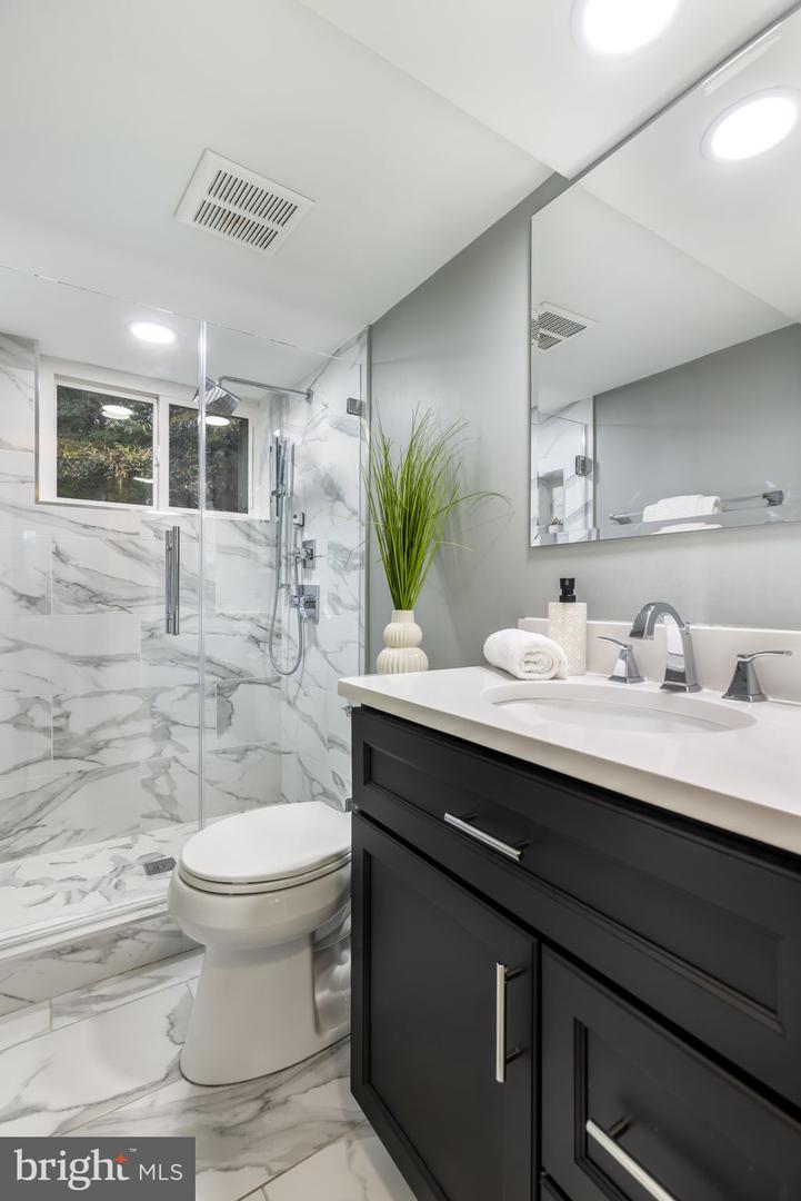 6222 BEACHWAY DR, FALLS CHURCH, Virginia 22041, 3 Bedrooms Bedrooms, ,3 BathroomsBathrooms,Residential,For sale,6222 BEACHWAY DR,VAFX2276418 MLS # VAFX2276418