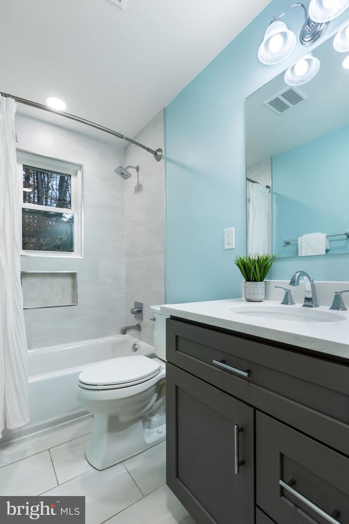 6222 BEACHWAY DR, FALLS CHURCH, Virginia 22041, 3 Bedrooms Bedrooms, ,3 BathroomsBathrooms,Residential,For sale,6222 BEACHWAY DR,VAFX2276418 MLS # VAFX2276418