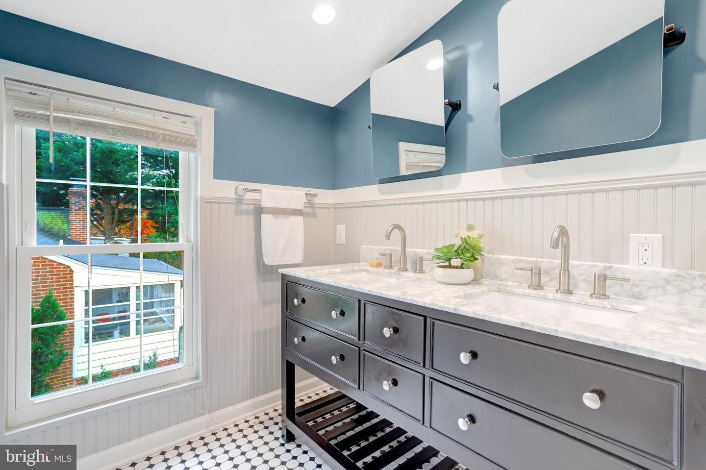 6402 POTOMAC AVE, ALEXANDRIA, Virginia 22307, 4 Bedrooms Bedrooms, ,2 BathroomsBathrooms,Residential,For sale,6402 POTOMAC AVE,VAFX2276704 MLS # VAFX2276704