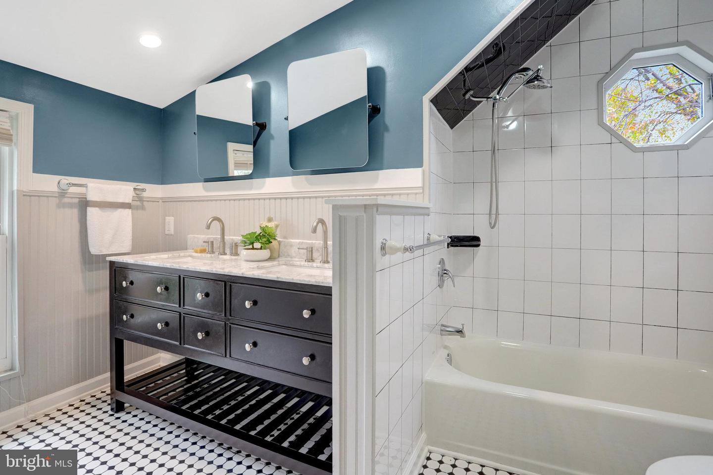 6402 POTOMAC AVE, ALEXANDRIA, Virginia 22307, 4 Bedrooms Bedrooms, ,2 BathroomsBathrooms,Residential,For sale,6402 POTOMAC AVE,VAFX2276704 MLS # VAFX2276704