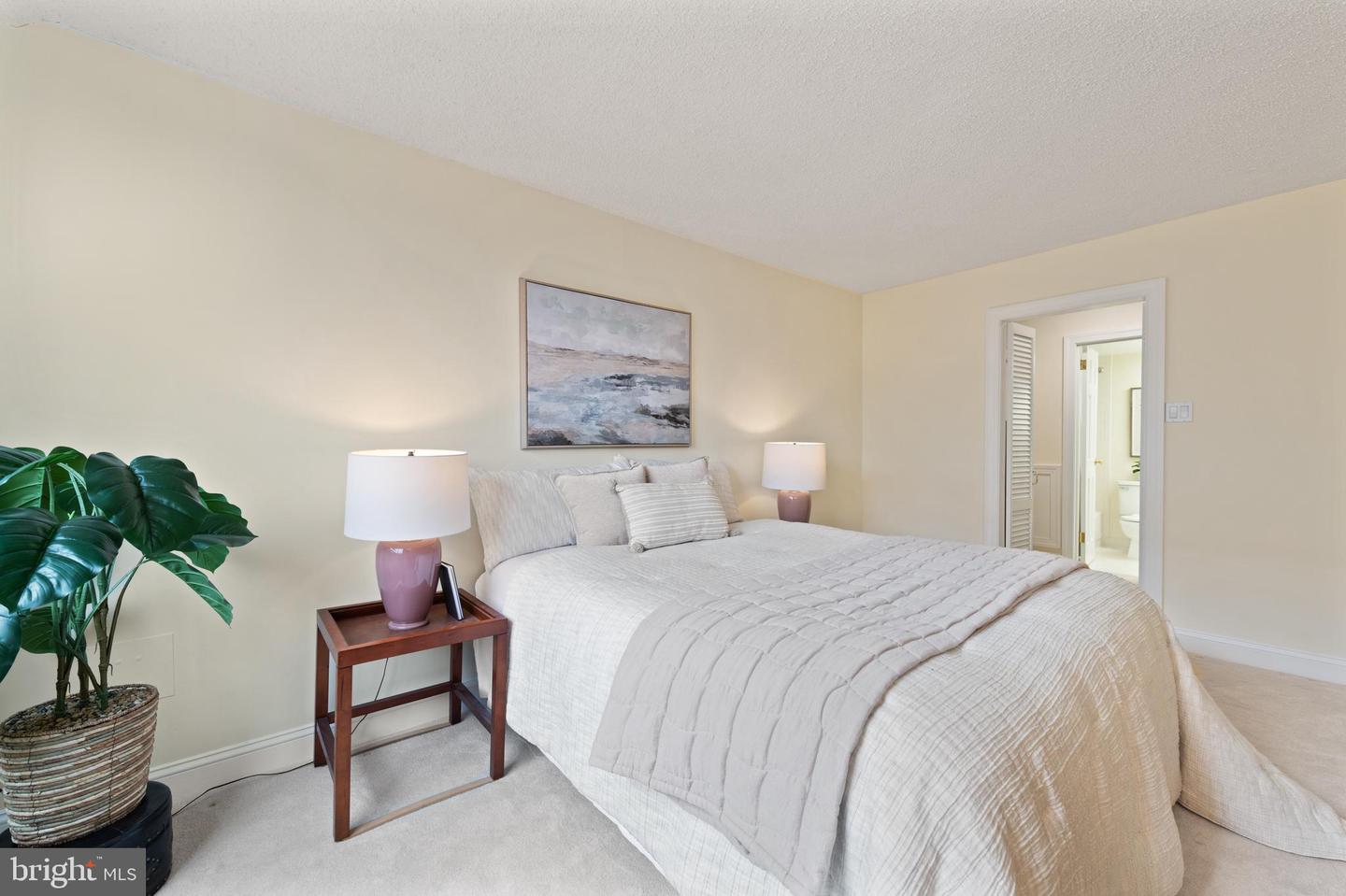 1325 18TH ST NW #712, WASHINGTON, District Of Columbia 20036, 1 Bedroom Bedrooms, ,1 BathroomBathrooms,Residential,For sale,1325 18TH ST NW #712,DCDC2229592 MLS # DCDC2229592