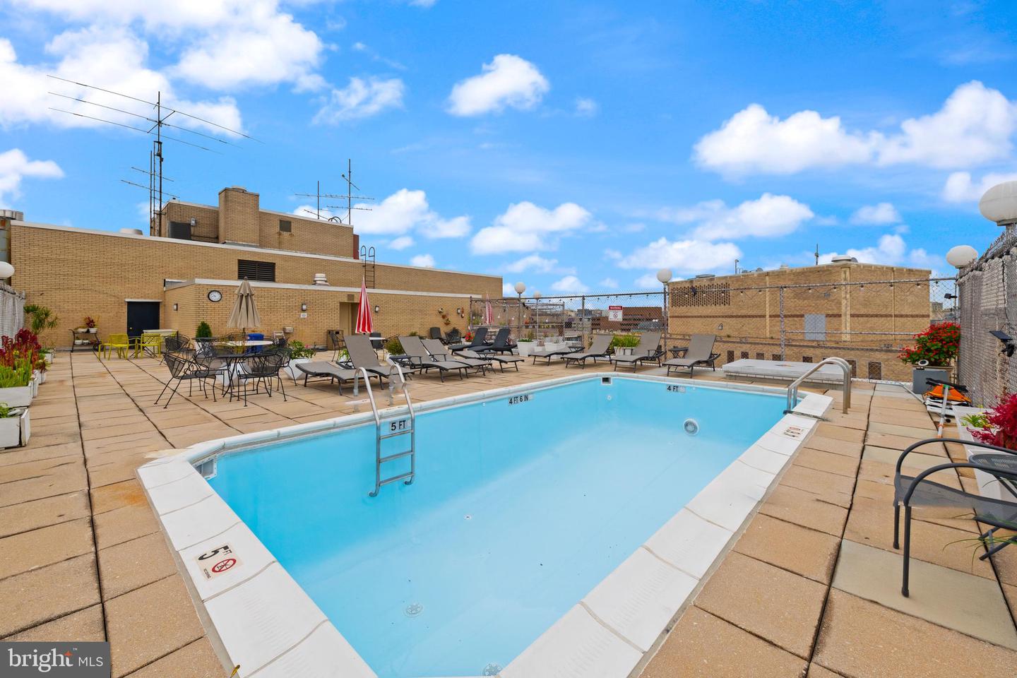 1325 18TH ST NW #712, WASHINGTON, District Of Columbia 20036, 1 Bedroom Bedrooms, ,1 BathroomBathrooms,Residential,For sale,1325 18TH ST NW #712,DCDC2229592 MLS # DCDC2229592