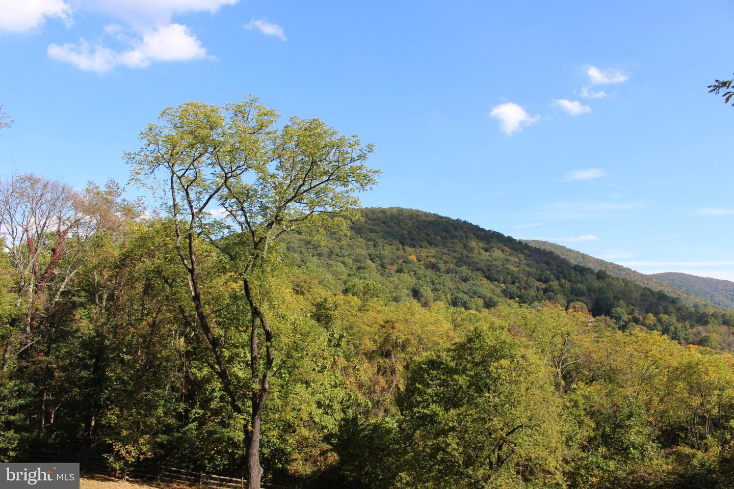 3998 HIDDEN VALLEY LN, LINDEN, Virginia 22642, 3 Bedrooms Bedrooms, 10 Rooms Rooms,2 BathroomsBathrooms,Residential,For sale,3998 HIDDEN VALLEY LN,VAFQ2019546 MLS # VAFQ2019546