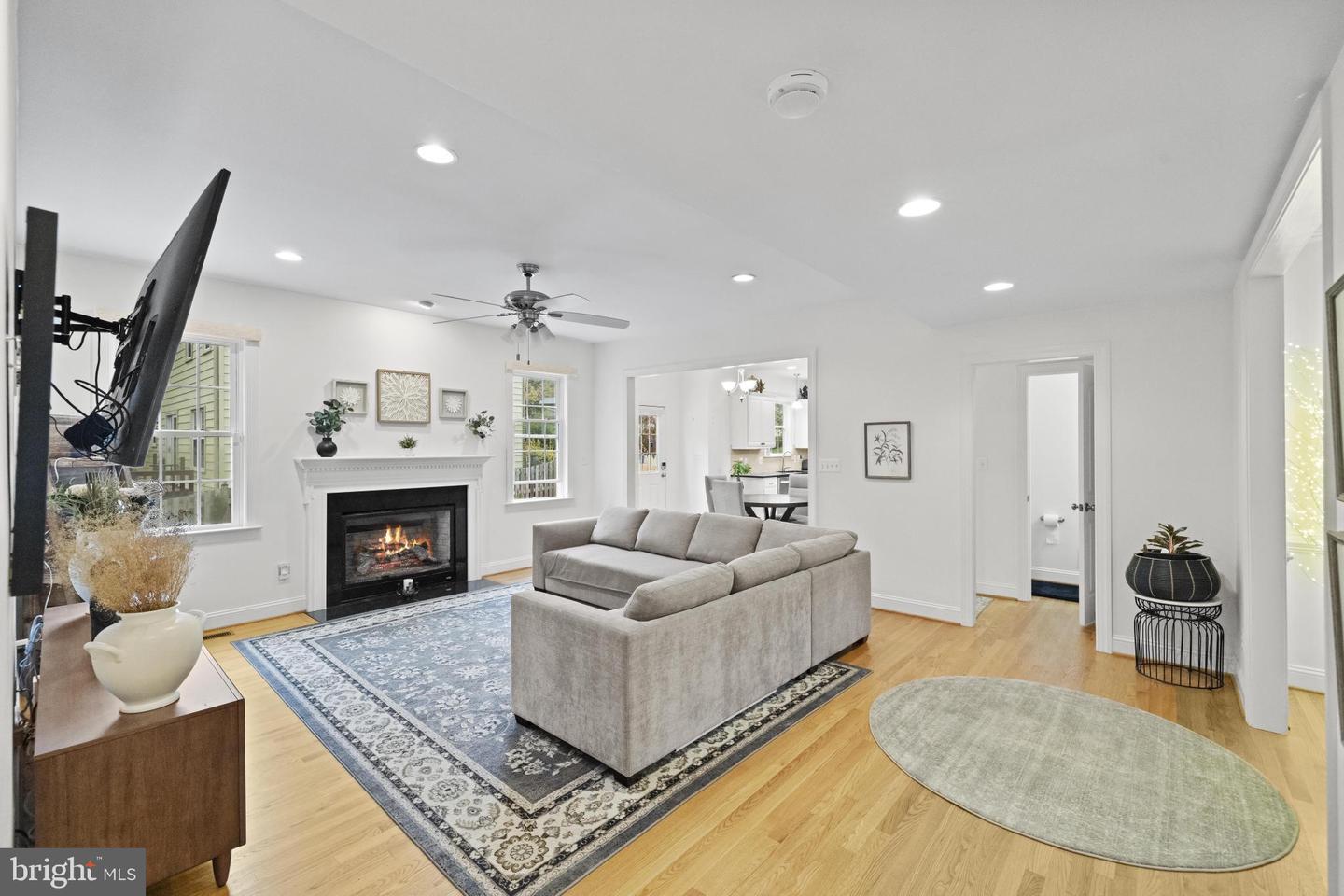 16199 SHEFFIELD DR, DUMFRIES, Virginia 22025, 4 Bedrooms Bedrooms, 12 Rooms Rooms,3 BathroomsBathrooms,Residential,For sale,16199 SHEFFIELD DR,VAPW2107514 MLS # VAPW2107514