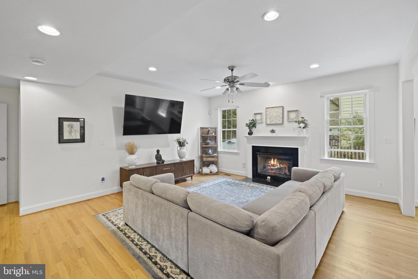 16199 SHEFFIELD DR, DUMFRIES, Virginia 22025, 4 Bedrooms Bedrooms, 12 Rooms Rooms,3 BathroomsBathrooms,Residential,For sale,16199 SHEFFIELD DR,VAPW2107514 MLS # VAPW2107514