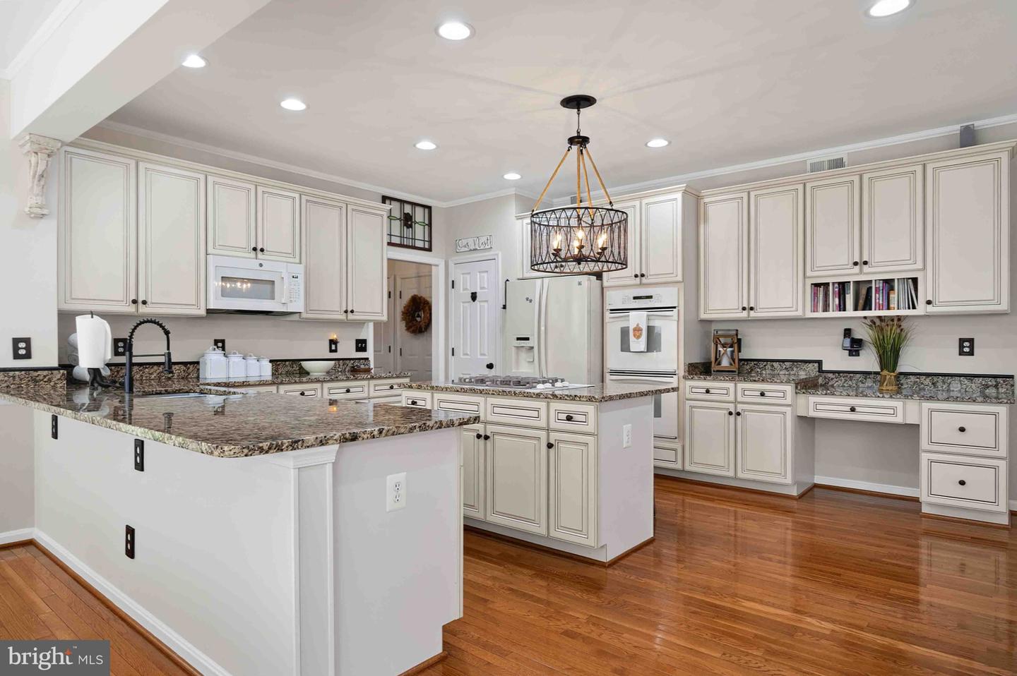 8187 DOUGLAS FIR DR, LORTON, Virginia 22079, 4 Bedrooms Bedrooms, ,2 BathroomsBathrooms,Residential,For sale,8187 DOUGLAS FIR DR,VAFX2278382 MLS # VAFX2278382