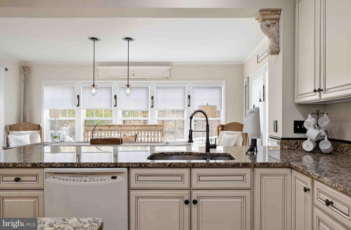 8187 DOUGLAS FIR DR, LORTON, Virginia 22079, 4 Bedrooms Bedrooms, ,2 BathroomsBathrooms,Residential,For sale,8187 DOUGLAS FIR DR,VAFX2278382 MLS # VAFX2278382