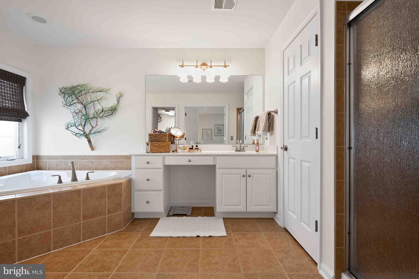 8187 DOUGLAS FIR DR, LORTON, Virginia 22079, 4 Bedrooms Bedrooms, ,2 BathroomsBathrooms,Residential,For sale,8187 DOUGLAS FIR DR,VAFX2278382 MLS # VAFX2278382